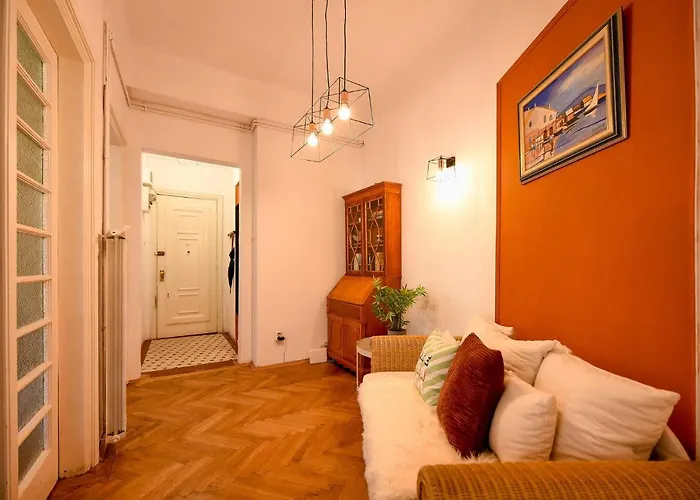 アパート Stylish & Spacious Near The Old Town - A Touch Of History, A Dash Of Modernity ブカレスト
