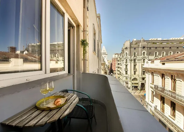 Stylish & Spacious Near The Old Town - A Touch Of History, A Dash Of Modernity アパート *