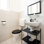 Stylish & Spacious Near The Old Town - A Touch Of History, A Dash Of Modernity