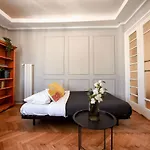 アパート Stylish & Spacious Near The Old Town - A Touch Of History, A Dash Of Modernity