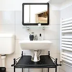 アパート Stylish & Spacious Near The Old Town - A Touch Of History, A Dash Of Modernity *