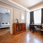 Stylish & Spacious Near The Old Town - A Touch Of History, A Dash Of Modernity ブカレスト