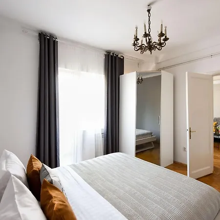 Διαμέρισμα Stylish & Spacious Near The Old Town - A Touch Of History, A Dash Of Modernity Βουκουρέστι