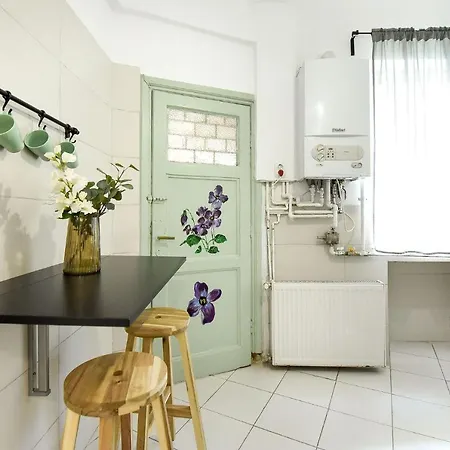 Stylish & Spacious Near The Old Town - A Touch Of History, A Dash Of Modernity * Bucarest
