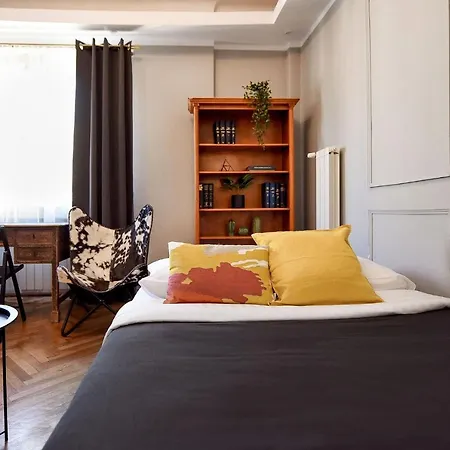 Stylish & Spacious Near The Old Town - A Touch Of History, A Dash Of Modernity Διαμέρισμα *