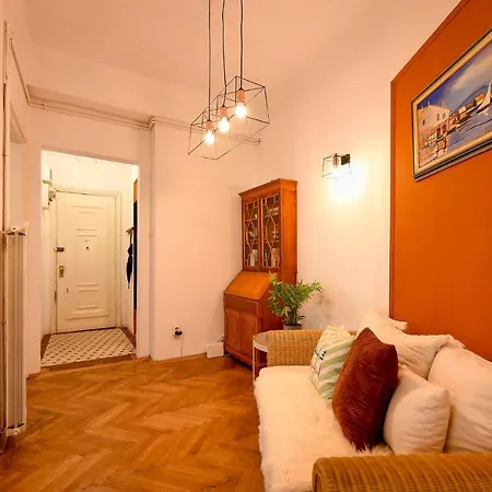 Διαμέρισμα Stylish & Spacious Near The Old Town - A Touch Of History, A Dash Of Modernity Βουκουρέστι