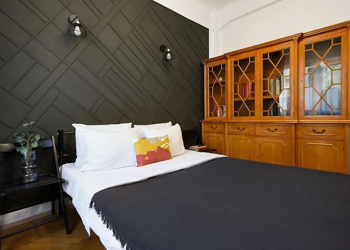 Stylish & Spacious Near The Old Town - A Touch Of History, A Dash Of Modernity Apartament *