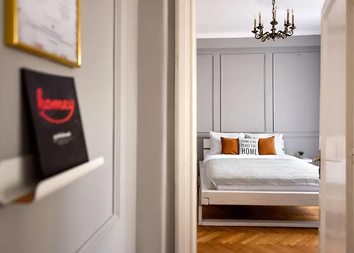 Apartament Stylish & Spacious Near The Old Town - A Touch Of History, A Dash Of Modernity *