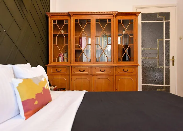 Stylish & Spacious Near The Old Town - A Touch Of History, A Dash Of Modernity Boekarest